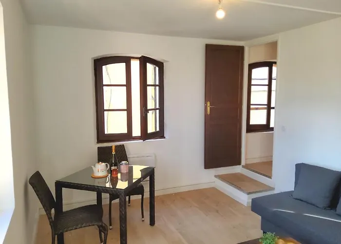 Bright Central Apartment